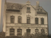 Wohn- und Geschäftshaus um 1908 